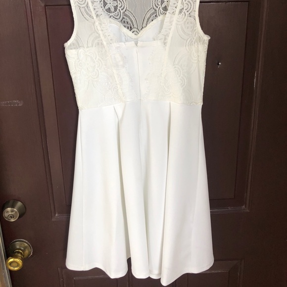 White Lace Dress NWT - Picture 4 of 7